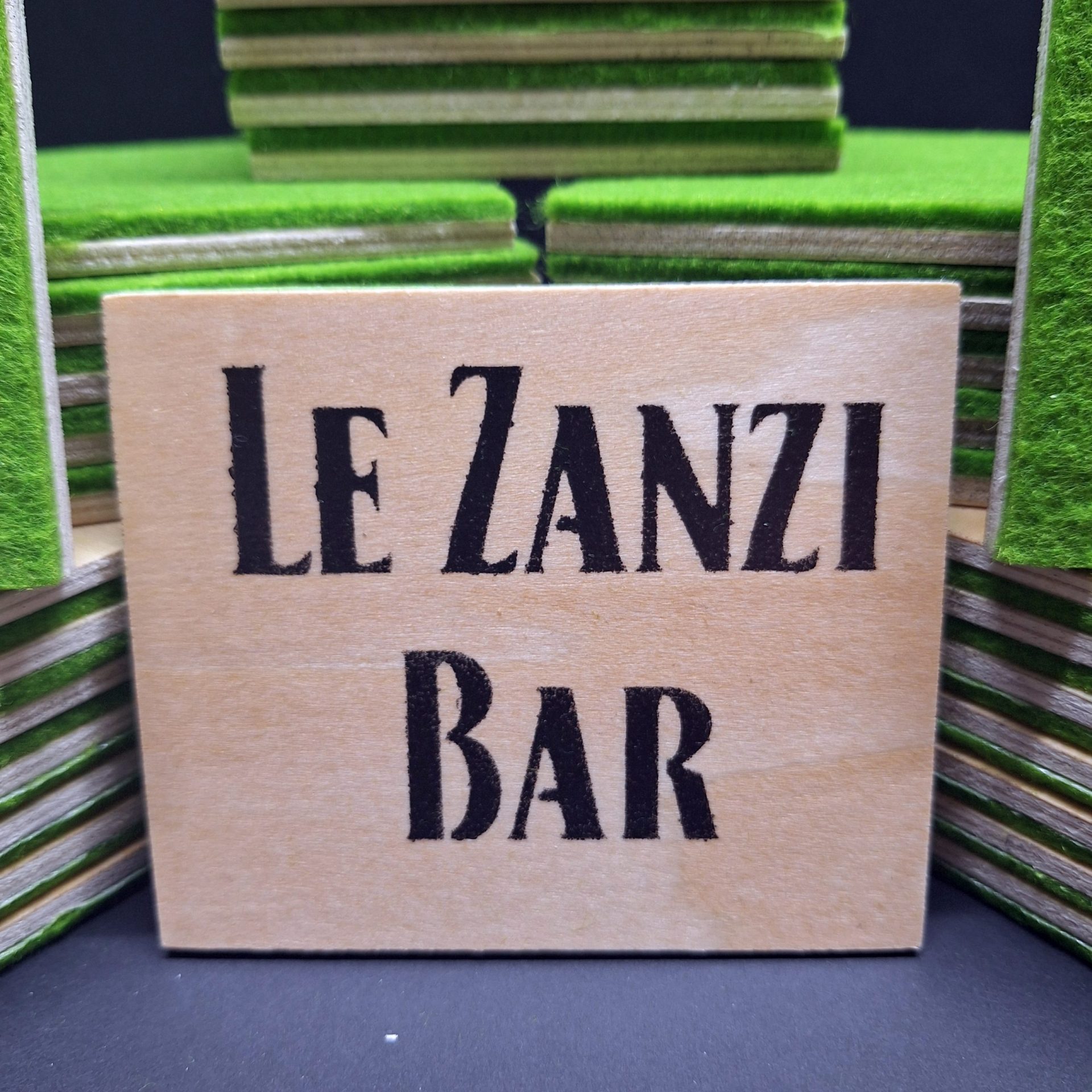Le zanzi bar 1 Le zanzi bar